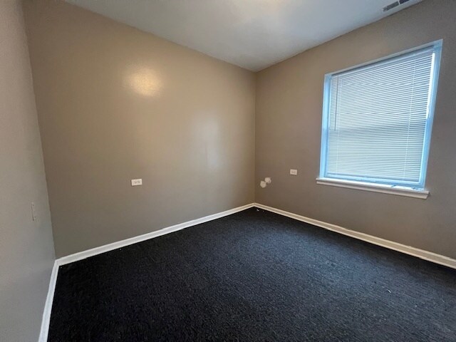 Foto del edificio - 5005 S Drexel Blvd