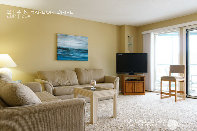 Building Photo - Condo with channel view