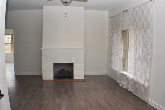 Building Photo - 2340 Croll School Rd