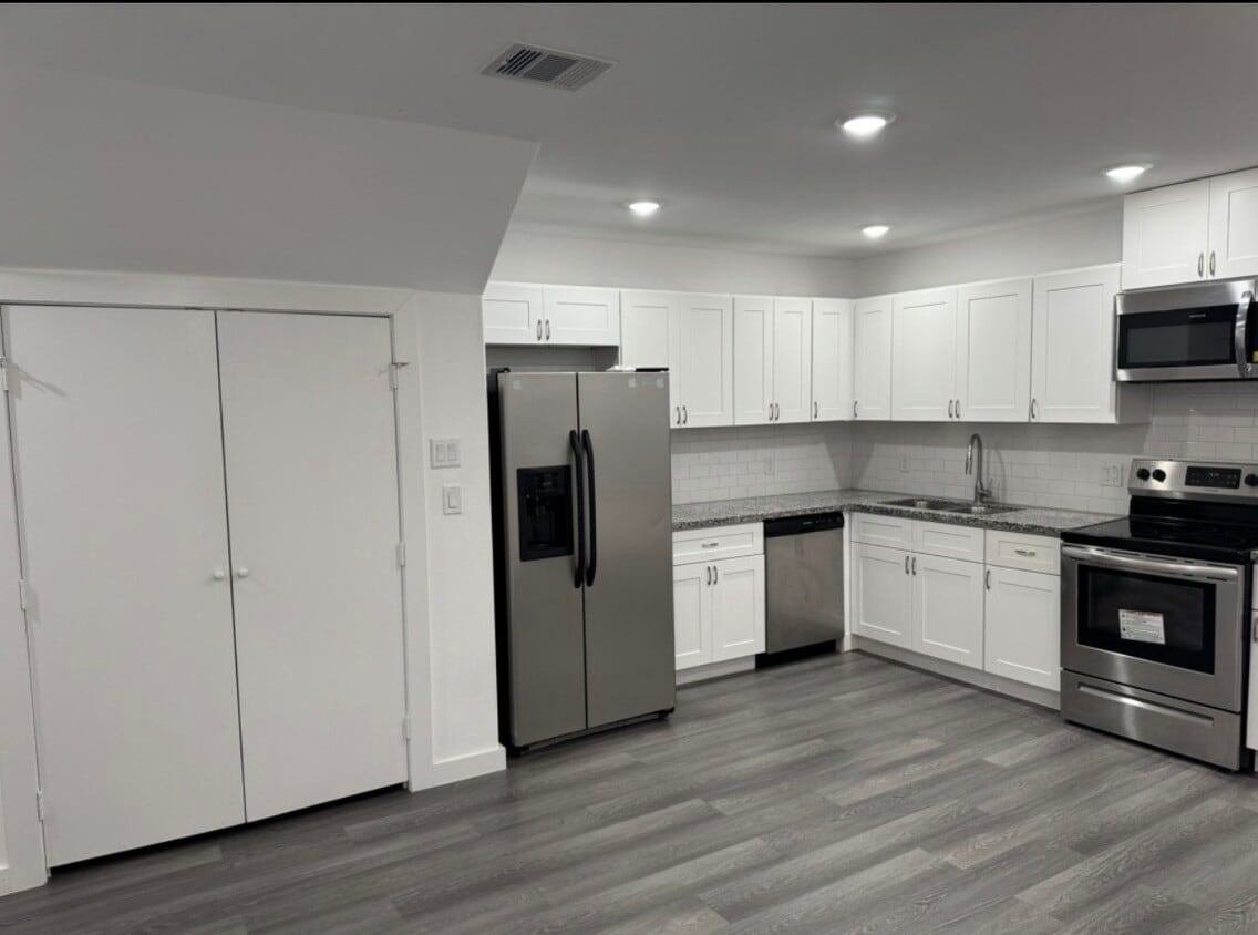 Building Photo - 9403 Madera Rd