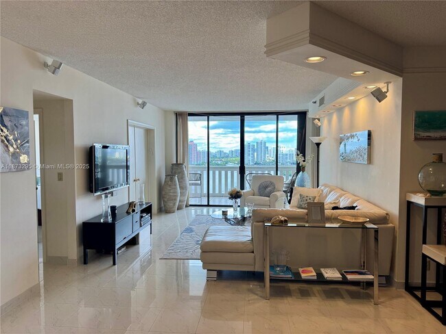Building Photo - 3000 Island Blvd