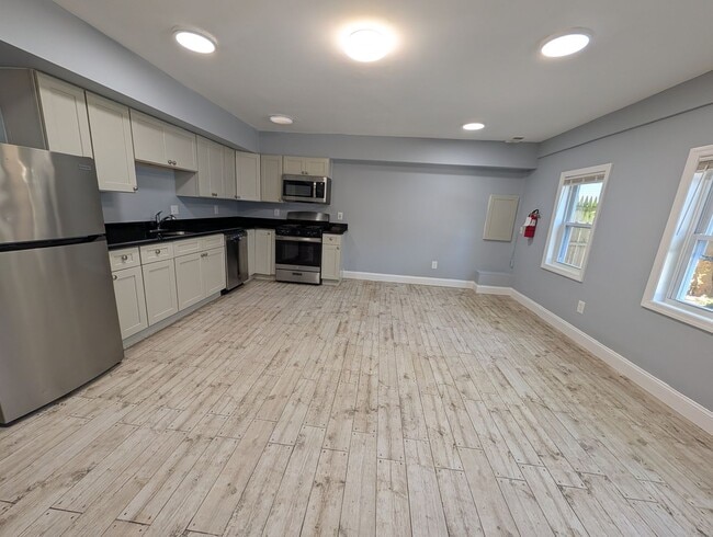 Foto del edificio - 1006 Summerfield Ave