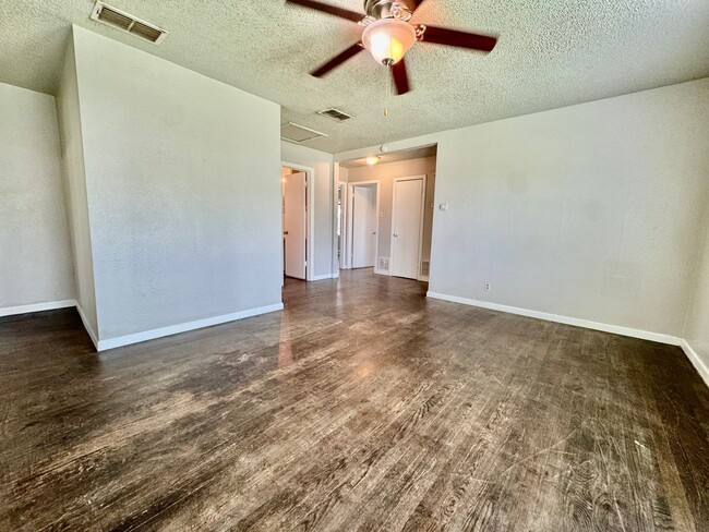 Building Photo - Eye-catching Home in Heart of Lubbock!- self showing