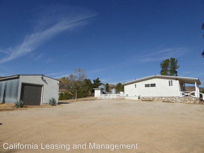 Building Photo - 33515 Agua Dulce Canyon Rd