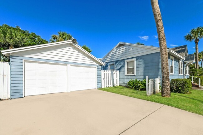 Foto del edificio - 3/2 House w/Garage~~East of Third St in Ne...