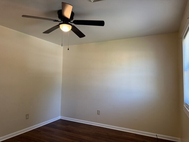 Building Photo - 708 Crestline Blvd