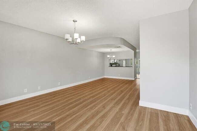 Foto del edificio - 4903 SW 31st Terrace