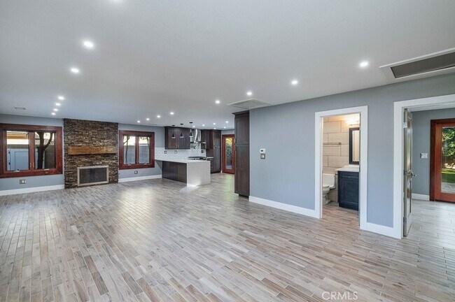 Foto del edificio - 5672 Rich Hill Way