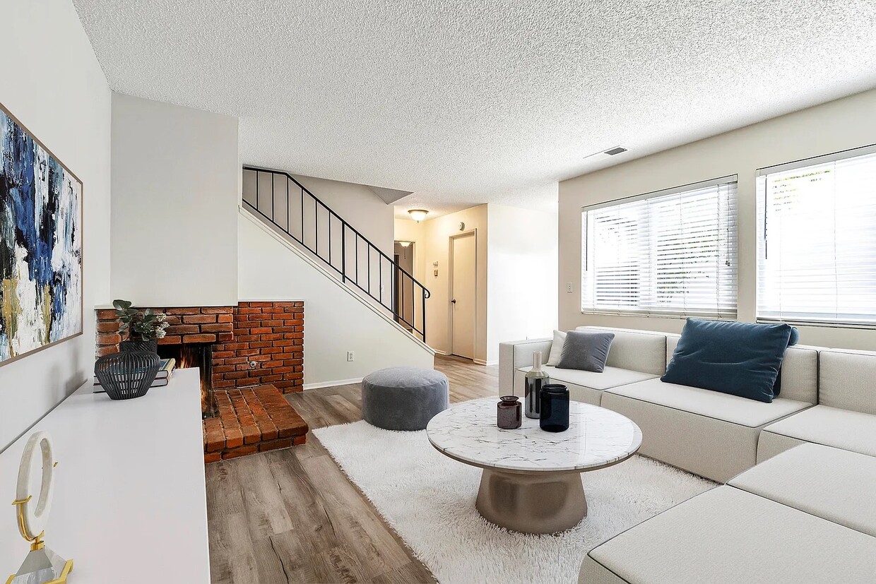 Foto del edificio - 7380 Elmhurst Pl