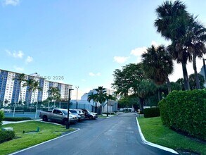 Building Photo - 350 Poinciana Island Dr