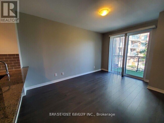 Photo du bâtiment - 11611 Yonge St