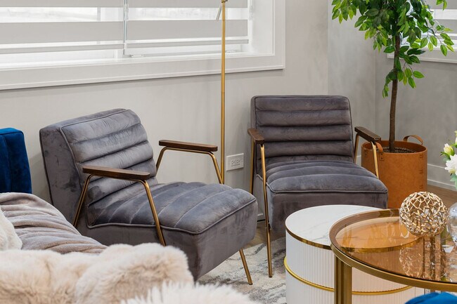 Foto del edificio - 801 S Western Ave