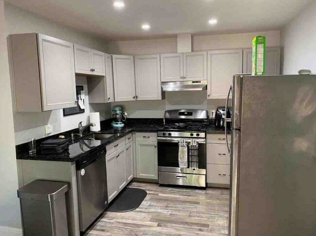 Building Photo - 1402 Cardinal Way