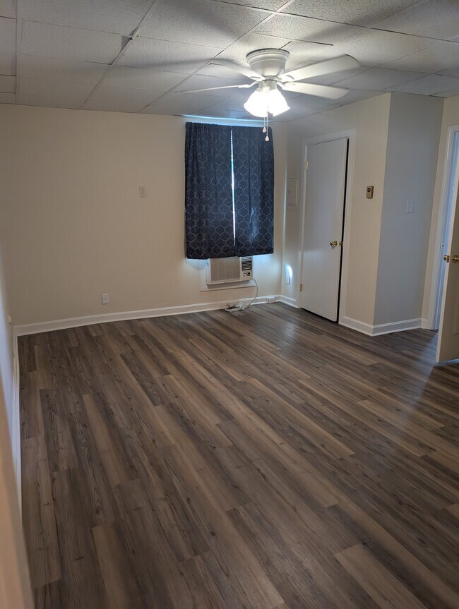 Foto del edificio - 400 W Cedar St