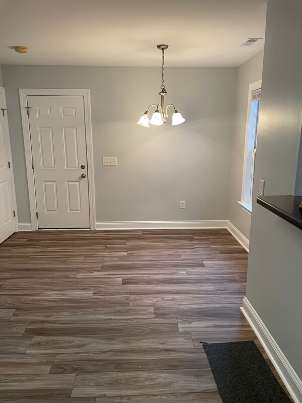 Foto del edificio - 4954 Summerswell Ln