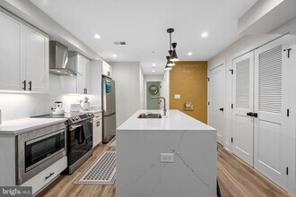 Building Photo - 1110 6th St NW