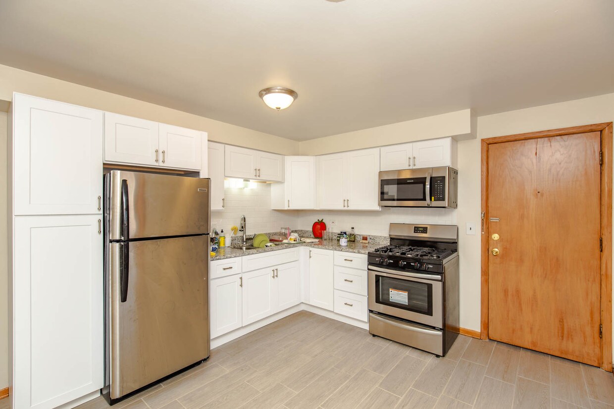 Foto principal - 5238 N Neenah Ave