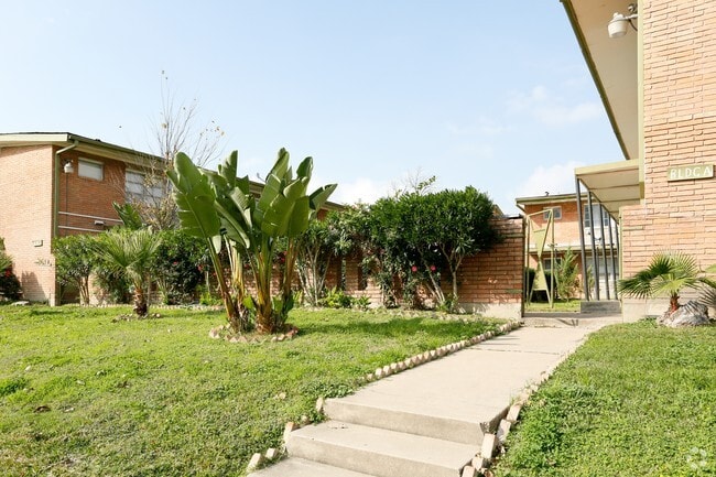 Building Photo - Glen Arbor Apartments
