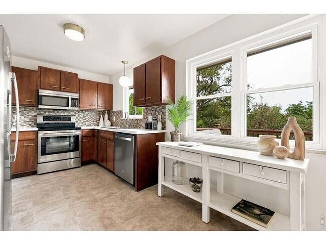Foto del edificio - 2295 Hillsdale Cir