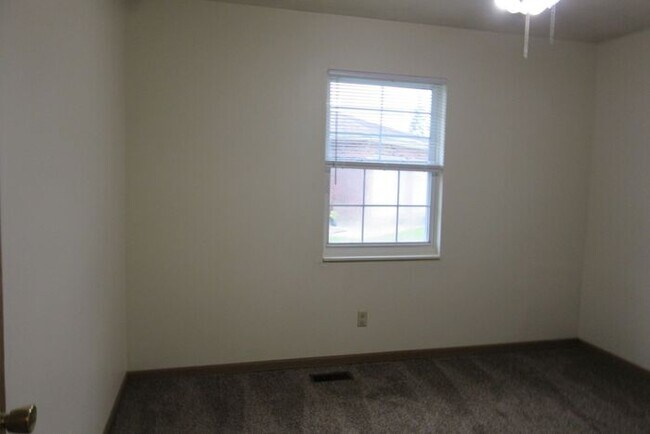 Foto del edificio - 3 Bedroom Duplex on East Side by Jones Trailhead