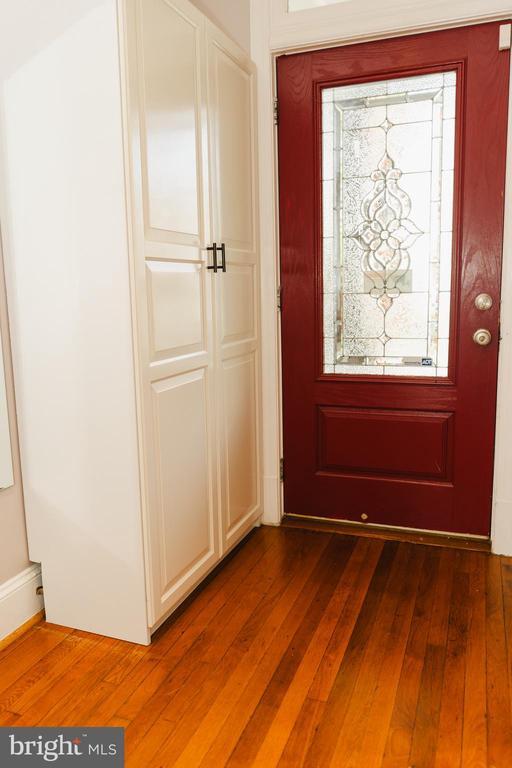 Building Photo - 636 Kenyon St NW