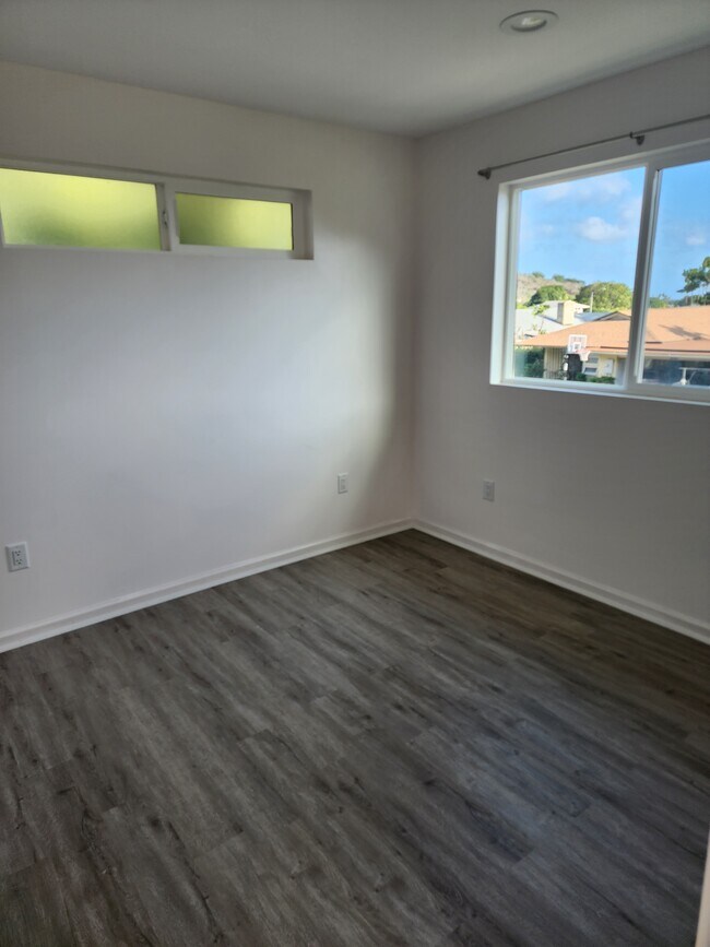 Building Photo - 5340 Liwai St