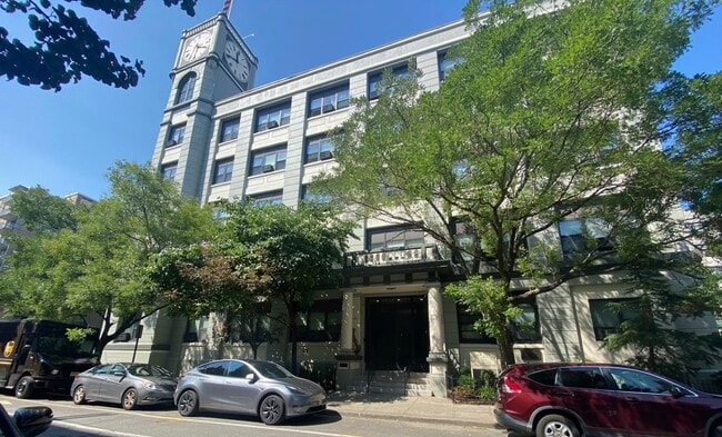 Building Photo - 303 Jefferson St