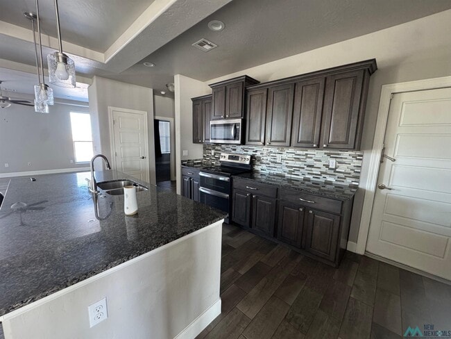 Foto del edificio - 2812 Browning Ave