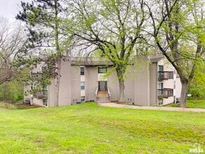 Building Photo - 5905 W Ridgecrest Dr