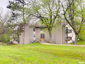 Building Photo - 5905 W Ridgecrest Dr