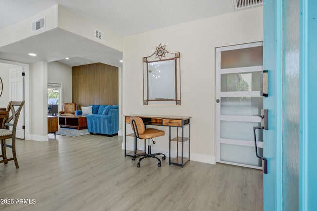 Foto del edificio - 6863 E Kelton Ln