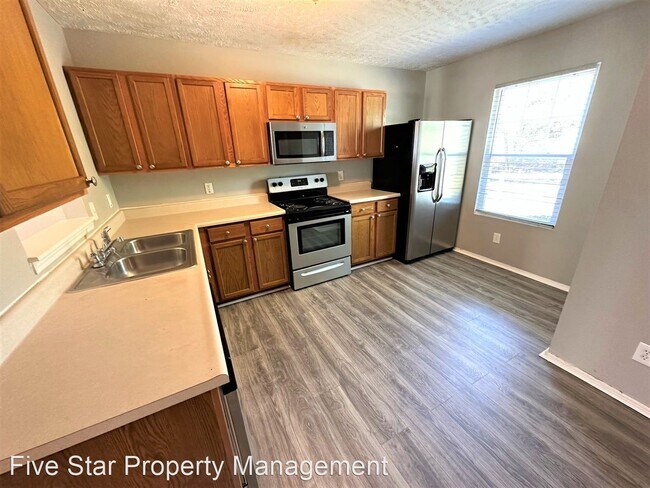 Foto del edificio - 2 br, 2.5 bath House - 1008 Halifax Lane