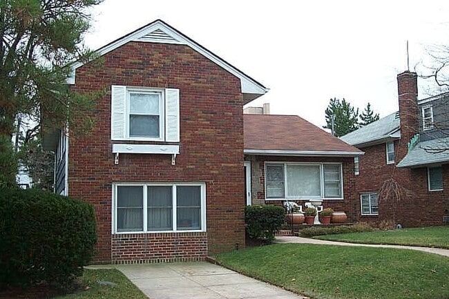 Building Photo - 608 E Penn St