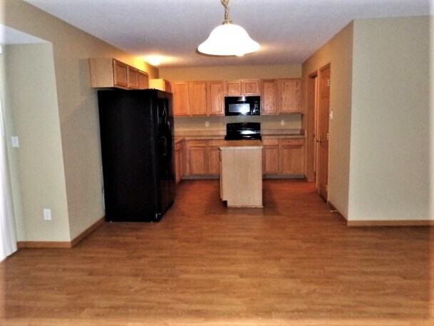 Building Photo - 2271 Landcrest Dr
