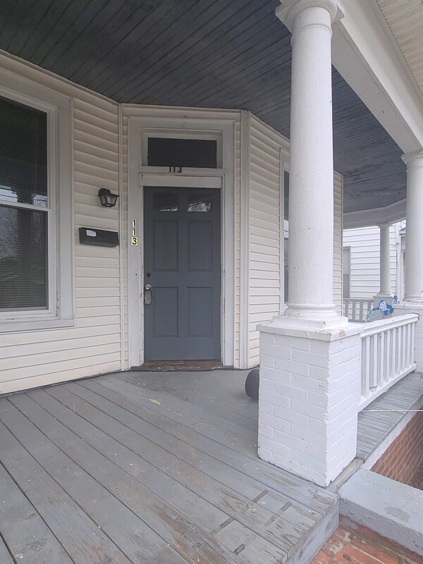 Building Photo - 113 St James Ave