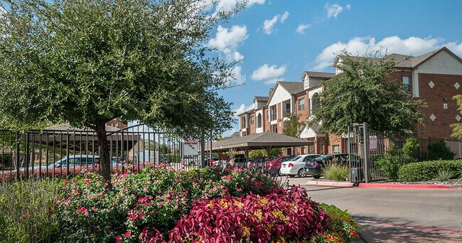 The Landing At Mansfield Apartments