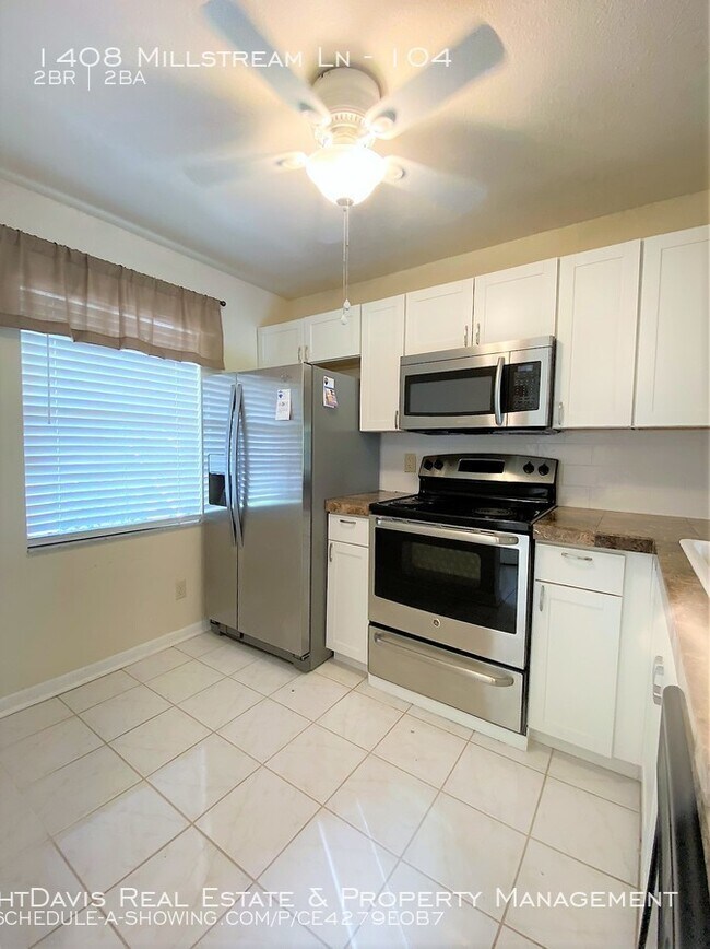 Foto del edificio - Lake Tiffany of Dunedin Offers 2/2!