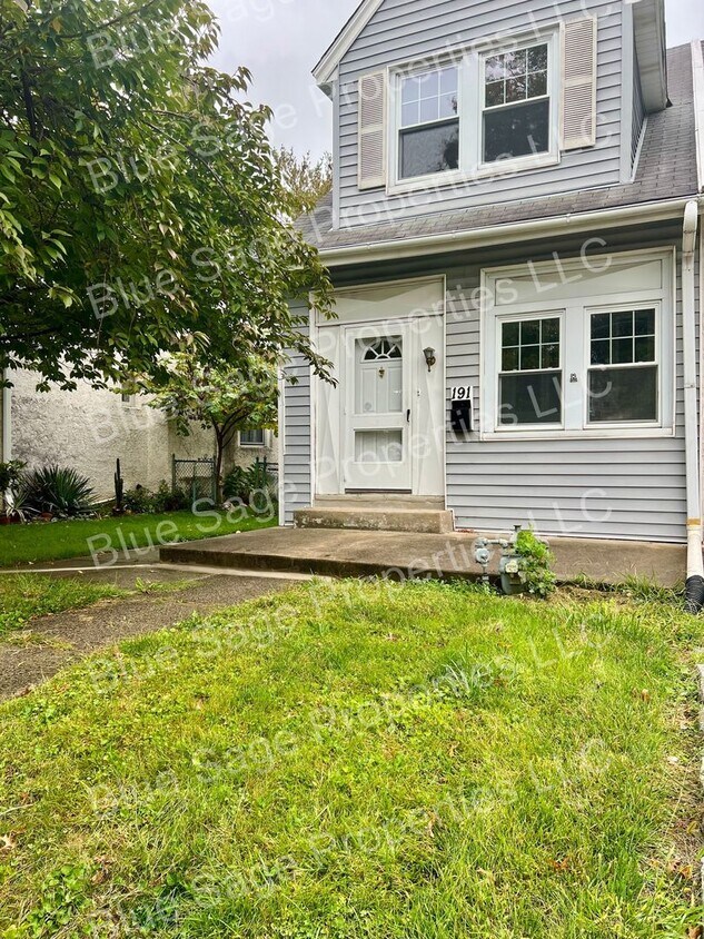 Primary Photo - Spacious 3 Bedroom 1 Bath in Lansdowne