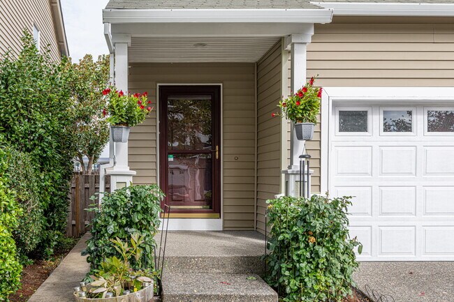 Foto del edificio - 5097 NE Candlewood Pl