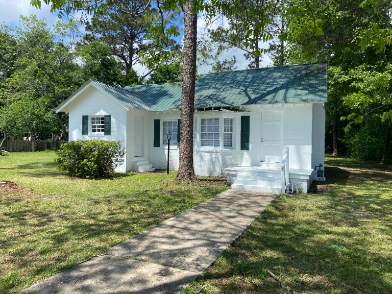 Foto principal - 216 W Stewart Ave