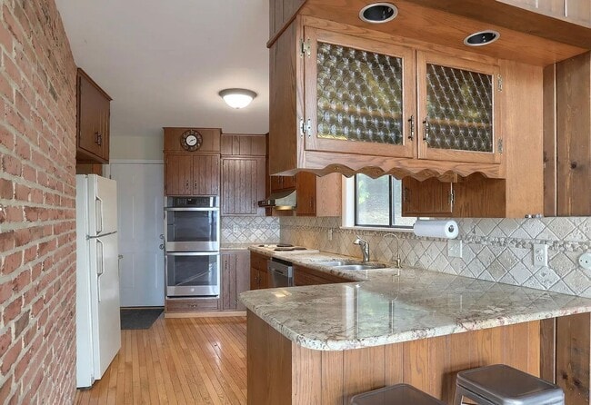 Building Photo - Secluded 3 Bedroom Home