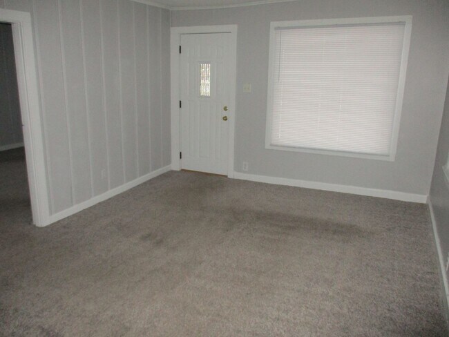 Building Photo - COMING SOON! Ranch Style 2 Bedroom!!