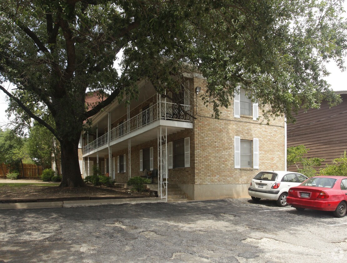 Building Photo - 3201 Speedway