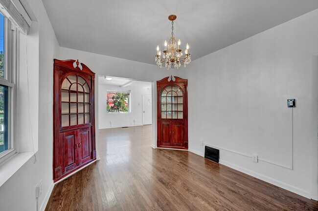 Foto del edificio - 2253 Miner St