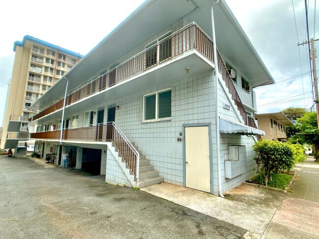 Building Photo - 1555 Pensacola St