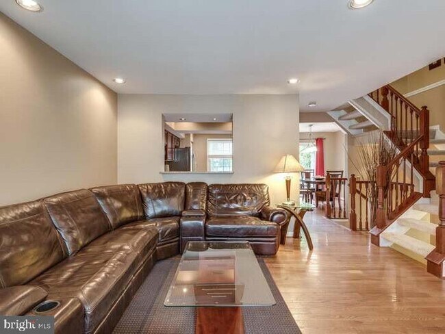 Building Photo - 46809 Ironstone Terrace