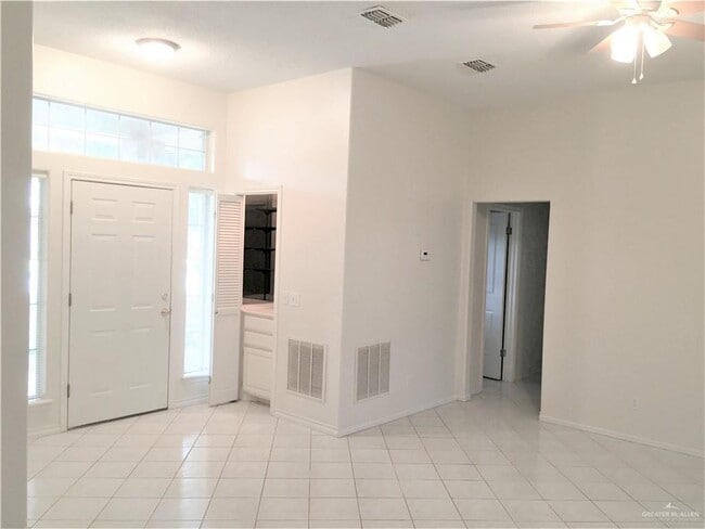 Building Photo - 24 N 43rd St