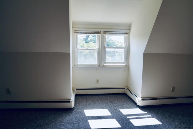 Building Photo - 497 State St