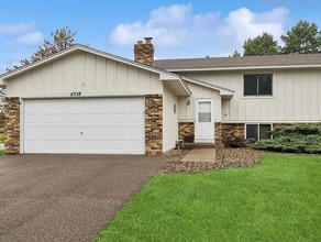 Building Photo - 2528 Birchview Ln