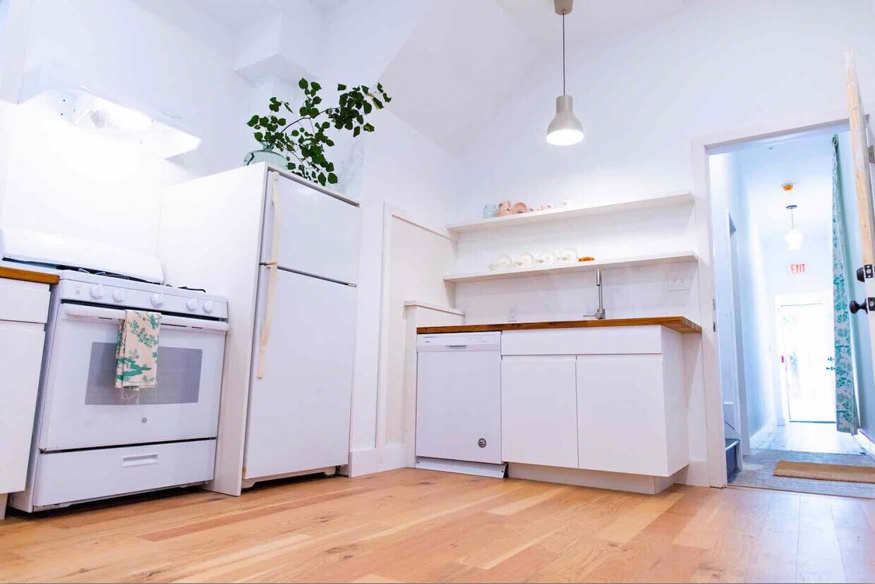 Foto principal - 6326 Germantown Ave